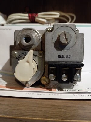 WHITE-RODGERS LP GAS VALVE #36CO3 TYPE 305 - Imagem 1 de 3