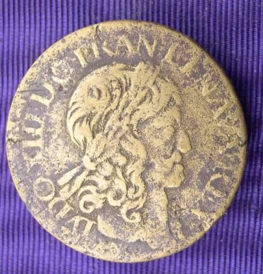 POIDS MONETAIRE LOUIS XIII pour le DOUBLE LOUIS ou LE DEMI ECU   à voir - Photo 1/3