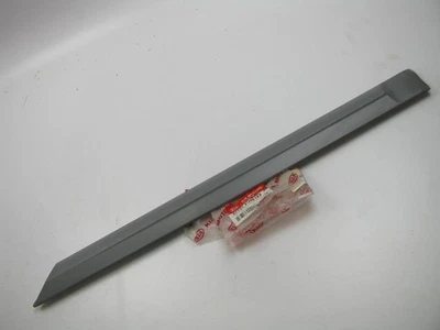 NUEVO - OEM 87731FD001XX Cuerpo de puerta lateral trasera izquierda Moldura para 00-05 Kia Rio Foto 1 de 3