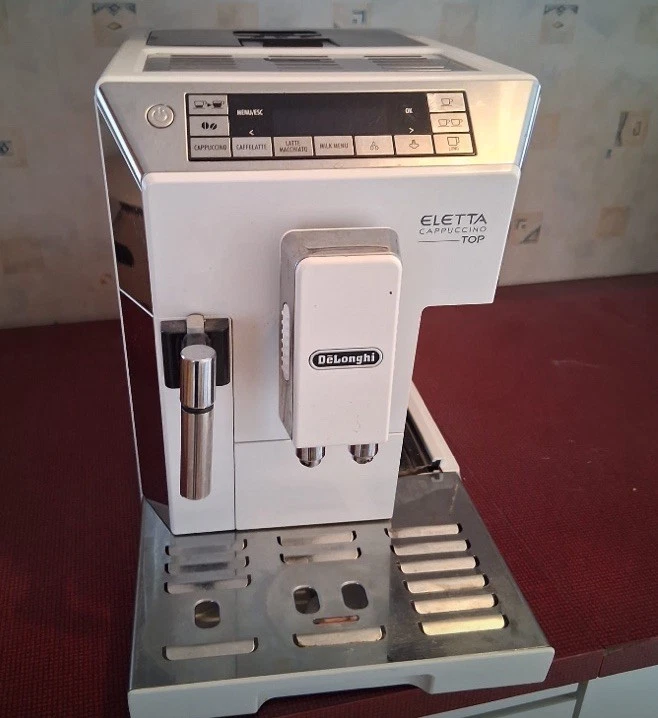 De'Longhi Eletta Cappuccino Top ECAM 45.766.W Kaffeevollautomat - silber - Bild 1 von 4