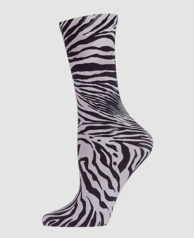 $25 Calcetines Natori Para Mujer Blanco Negro Estampado Cebra Moda Crew Talla OS Foto 1 de 1
