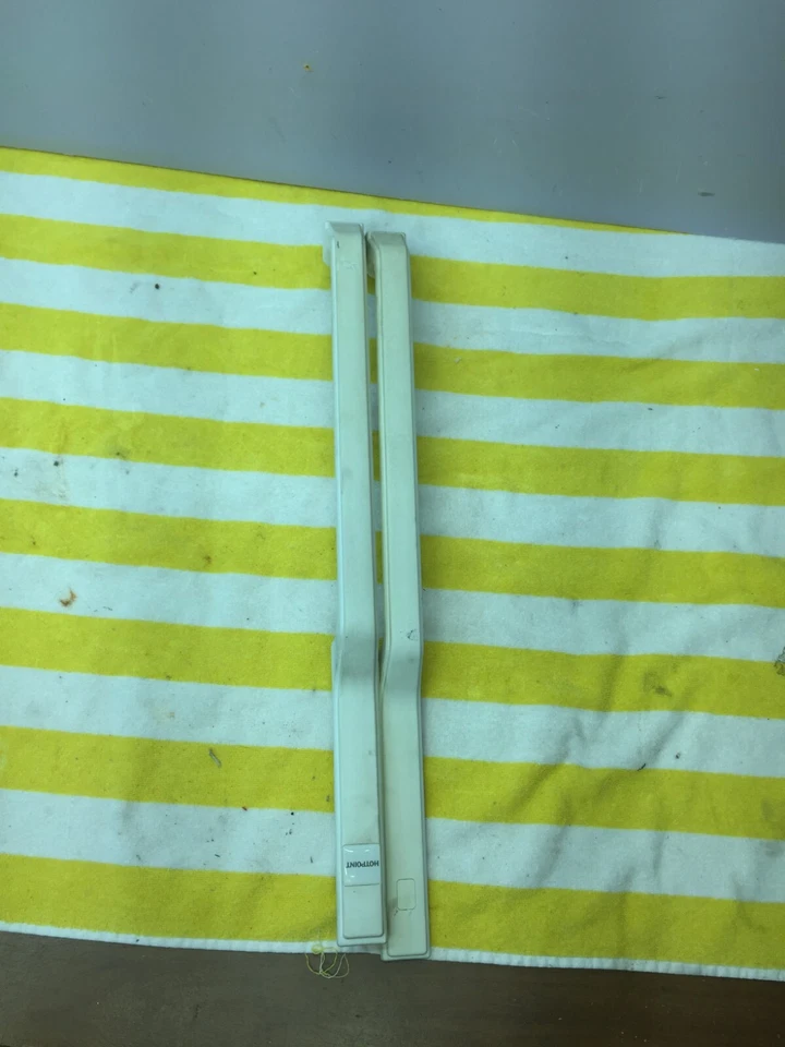 JUEGO MANIJA PUERTA FRIGORÍFICO HOTPOINT WR12X10635 Envío Gratis Foto 1 de 4