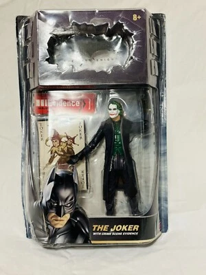 Figura de acción The Dark Knight - The Heath Ledger Joker con evidencia de escena del crimen Foto 1 de 4