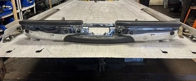 Parachoques trasero cromado Ford F250 F350 Super Duty 2001-2007 con sensores de estacionamiento #22 Foto 1 de 4