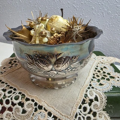 Antiguo Prima NS Suecia Plateado Repousse Nuez Caramelo Pequeño Tazón Plato Ornamentado Foto 1 de 4