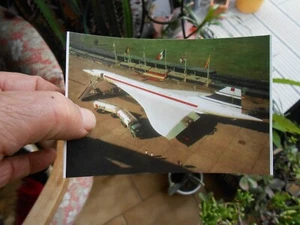 Issu d'un Magazine Avitailleur ELF & Avion Concorde British Aircraft Corporation - Foto 1 di 2