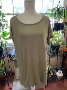 Chicos Größe 3 (14-16) olivgrünes Top/T-Shirt kurze Perlenärmel 100% Baumwolle - Bild 1 von 7