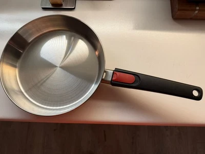 Woll Concept PRO Bratpfanne  Edelstahl- Induktiv -, Ø 24 cm, 5 cm hoch -wie Neu - Bild 1 von 4