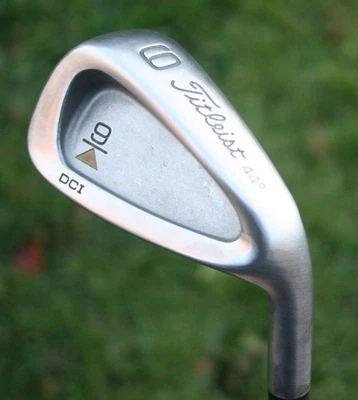 Titleist DCI Gold Triangle 9 Iron Dynamic Gold S300 eje de acero rígido +2" de largo Foto 1 de 4