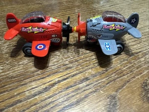 Flugzeuge Kidsmania Shark Attack Neuheit Süßigkeiten Flugzeuge gebraucht - Bild 1 von 4
