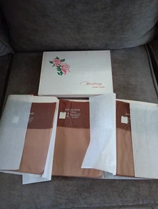 Vtg 3 Pr Sweetie Broadway Hosiery Shop Seamless Nylon Stockings 10.5 Med W Box - Picture 1 of 5