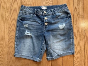 EUC SO Kid Girls Blue Medium Wash Distressed Stretch Bermuda Shorts Size 18 - Picture 1 of 3