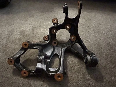 Nudillo/tubo trasero derecho pasajero 2011-2013 ABS MAZDA 6 GS3L Foto 1 de 4