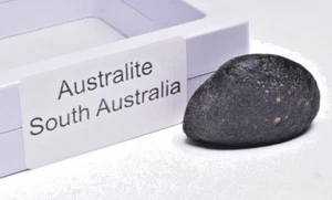 AUSTRALITE, METEORITE FROM SOUTH AUSTRALIA MT40 - Picture 1 of 9