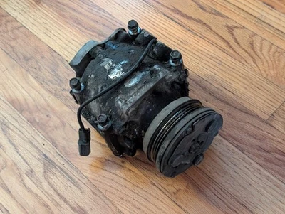 OEM 1992-95 Honda Civic / Del Sol Si EX LX DX D16 D15 A/C Compressor  - Image 1 of 4