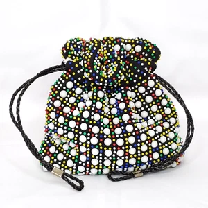 Borsa hobo piccola vintage anni 70 Candy Dot perline reversibile nera bianca rossa - Foto 1 di 10
