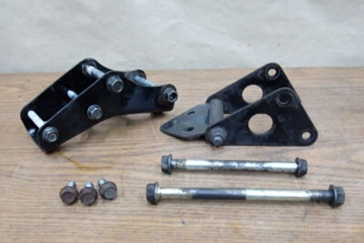 1978 HONDA CB400A ДВИГАТЕЛЬ КРЕПЛЕНИЕ КРОНШТЕЙН В СБОРЕ - Изображение 1 из 4