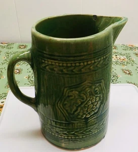 Vintage McCoy Krug primitiv grün/creme salzglasiert Steinzeug Traubenrinde 9 Zoll - Bild 1 von 5