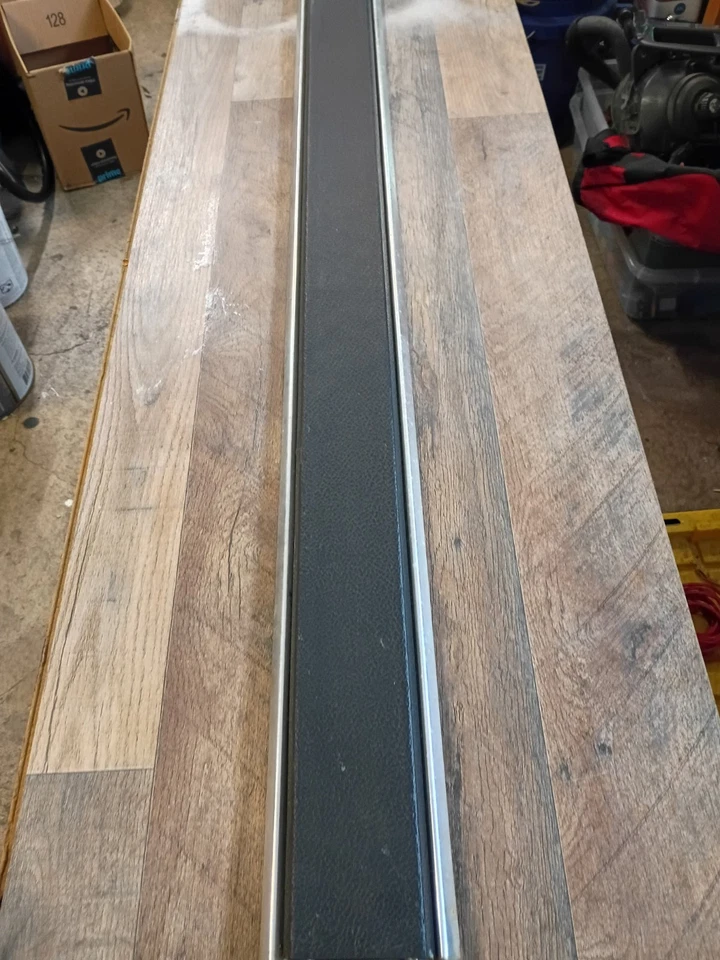 Dodge Ram Truck D150 1981-93/Ramcharger derecha/moldura de puerta de pasajero/tamadura Foto 1 de 4