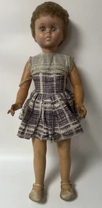 Vintage 28" Pedigree Kleidung Puppe kurze Haare sehr schlechter Zustand Ersatzteile & Reparaturen - Bild 1 von 23