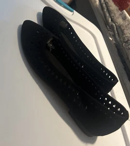 NEW White Mountain Coraline Suede Black Flats Size 5 1/2 - Picture 1 of 7