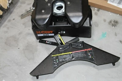 Engate de reboque de quinta roda CURT A20 16140 Chevy GMC pacote de preparação, faltando 1 perna - Imagem 1 de 4