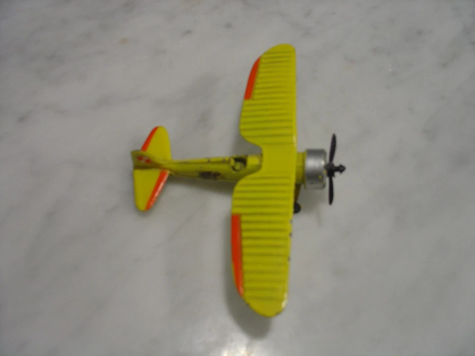 Avión de metal fundido a presión polaco vintage pzl p-110 militar amarillo naranja n.º B-09 Foto 1 de 4