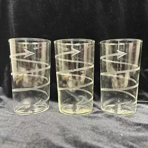 Juego de 3 vasos de jugo de vidrio transparente flecha grabada vintage de 4,75" sin firmar - Imagen 1 de 5
