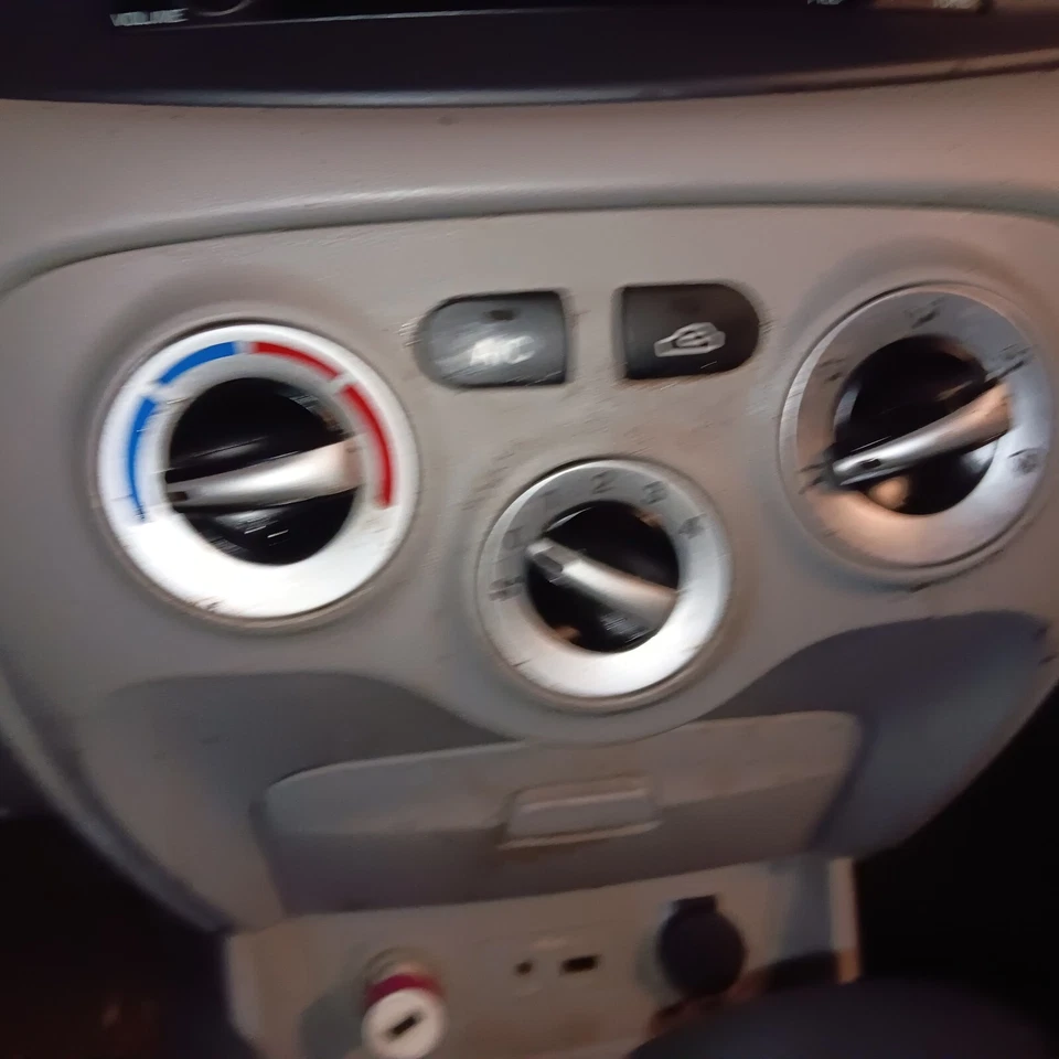 Б/у 2010 Hyundai Accent управления кондиционером - Изображение 1 из 1