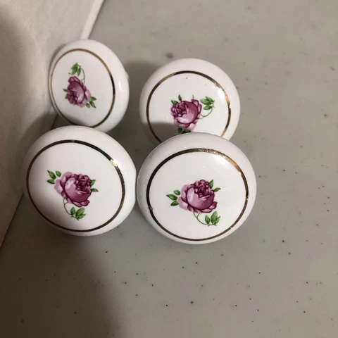 VINTAGE LOT of 4 FLORAL PORCELAIN CABINET DOOR KNOBS PULLS ROSES Cover
