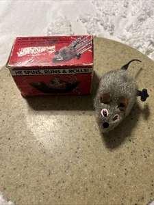 Vintage Aufzieh Maus / Spielzeug - originalverpackt / funktioniert Made in Singapore - Bild 1 von 16