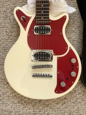 First Act VW Garagemaster Electric Guitar White / Red w/bag - Image 1 of 4