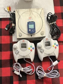 Sega Dreamcast Console Bundle w/2 controllers memory card (No Games to test)