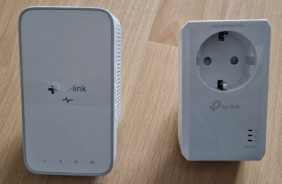 TP-Link WLAN Powerline Adapter Set, 2 Stück - Weiss (TL-WPA7617 KIT) - Bild 1 von 4