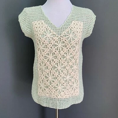 Suéter feminino Field Flower pequeno verde marfim crochê costas transparentes borboleta  - Imagem 1 de 4