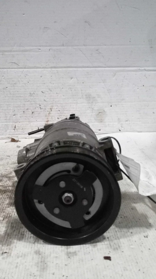 Volkswagen Passat 2012 compresor de aire acondicionado OEM 1K0820808B 121 k millas negro Foto 1 de 4