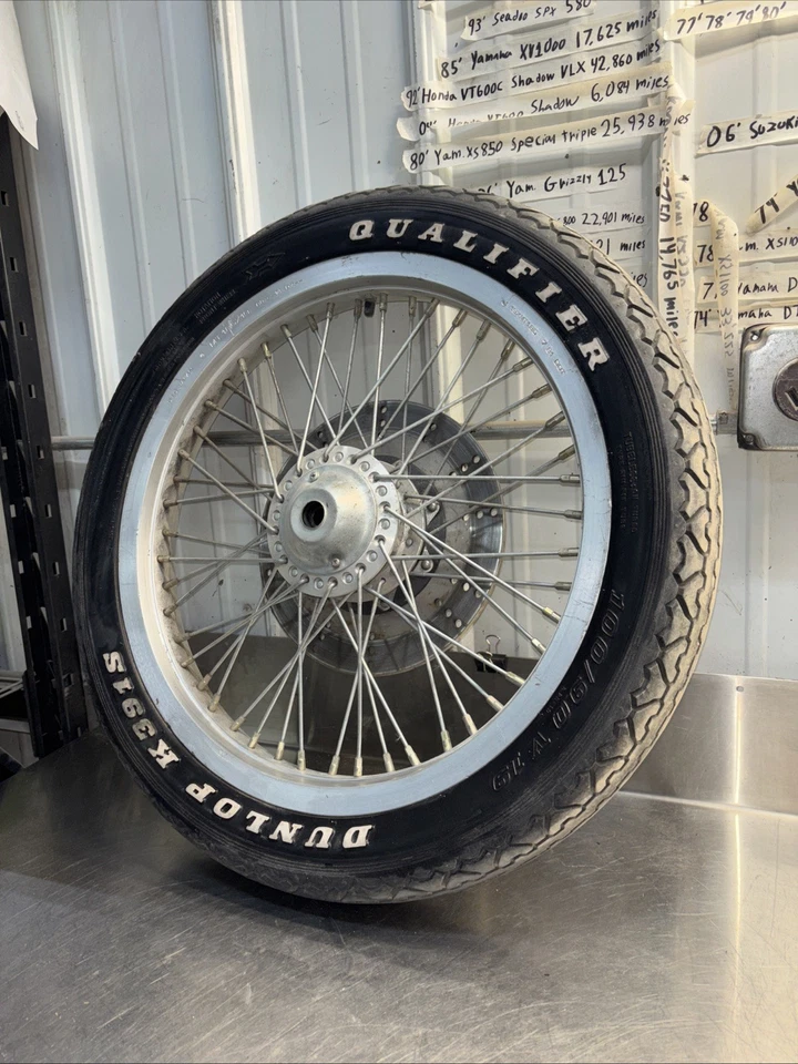 1981 KAWASAKI KZ650 KZ 650 H CSR FRONT WHEEL TIRE RIM BRAKE DISK OEM Foto 1 de 4