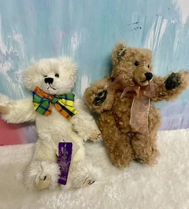 TWO SMALL VINTAGE TEDDY BEARS. 22CM & 25CM TALL. JOINTED BEARS. NICE & CLEAN - Picture 1 of 4