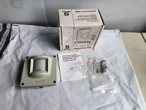 Sentrol 6187CTX Industrial Outdoor PIR Sensor - Picture 1 of 4