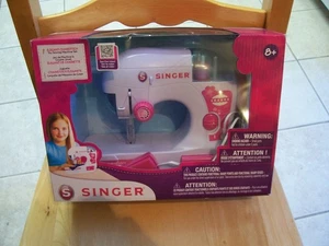 Kids Singer Sewing Machine - Picture 1 of 2