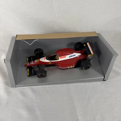 Paul's Model Art 1:18 Grand Prix Ferrari 412 T1 #27 N Larini  Foto 1 de 4
