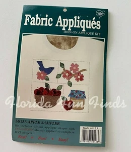 Stoff Applikationen Bügelset Apfel Sampler #55133 New Old Stock Blumen Vogel - Bild 1 von 4