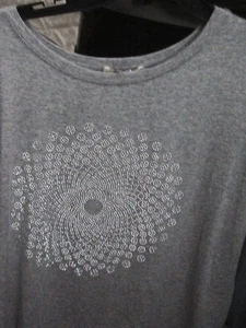 Damen Grau/Nieten Top S/S L/XL. von Julia - Bild 1 von 8