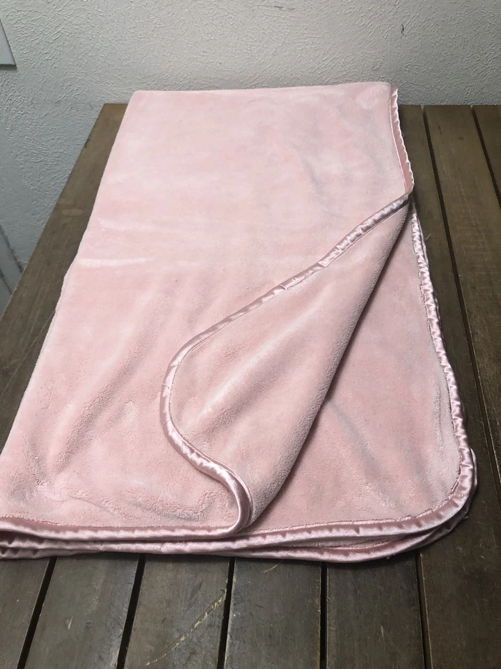 Brookstone NAP Pink Travel/Spa Throw Blanket Satin Trim Soft 2Ply 38x66” EUC - Image 1 of 4
