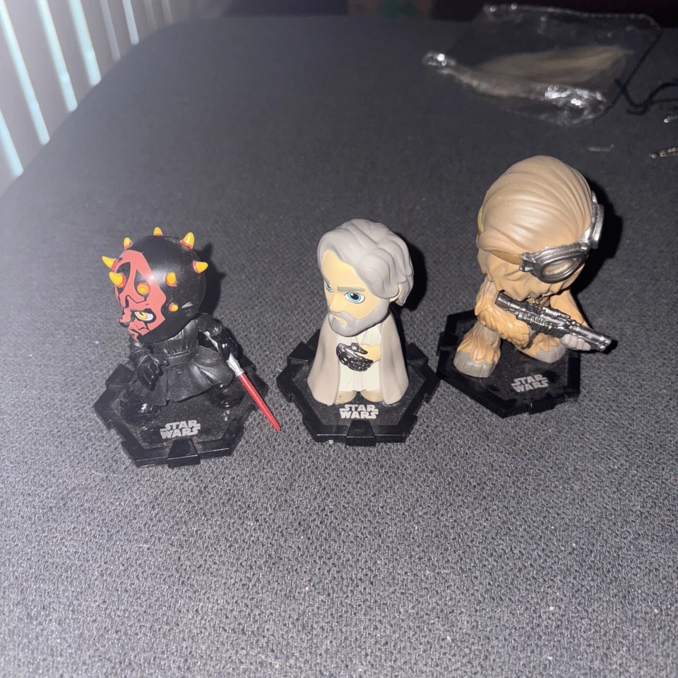 FIGURAS DE AÇÃO STAR WARS FUNKO BOBBLE HEAD - darth maul, obi wan e Chewbacca  - Imagem 1 de 1