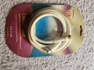 Radio Shack Coaxial Cable, 4 feet, White, New - Picture 1 of 3