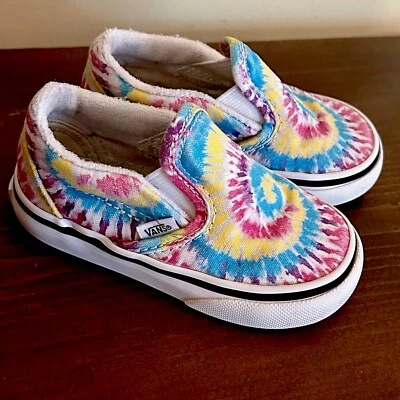 Zapatos sin cordones clásicos VANS ~ EE. UU. 5 niños pequeños ~ niñas ~ tie dye rosa/azul/amarillo ~ zapatillas Foto 1 de 4