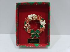 Vintage Christmas Wreath Toys Enamel Gold Tone  Pin Happy Holidays Red NOS