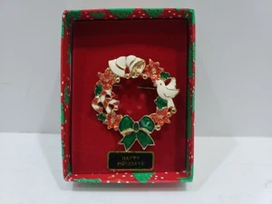 Vintage Christmas Wreath Toys Enamel Gold Tone Pin Happy Holidays Red NOS - Picture 1 of 3