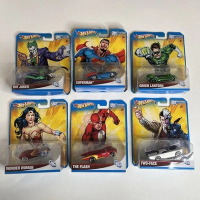 Lote de 6 autos diecast Mattel Hot Wheels DC Universe 2011 Superman Wonder Woman Foto 1 de 4